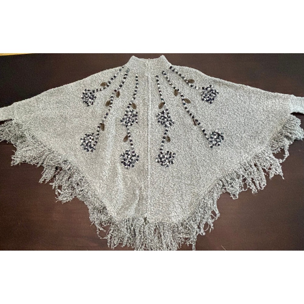 Unbranded Poncho Sweater Gray Floral Beaded Fringe Boucle Knit Boho OS 4201